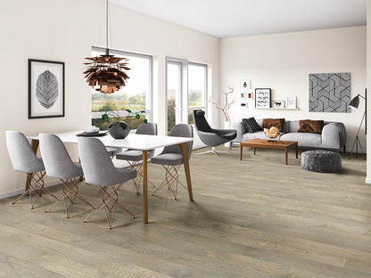 MSI WoodHills-Chestnut Heights 6.5"X48" - 7MM Thickness-1.2MIL Veneer  (21.67 sq.ft./ctn)