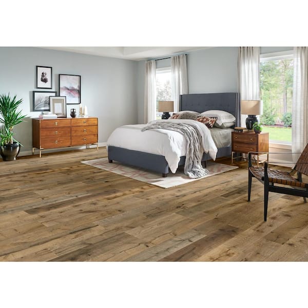 Bruce-Time Honored Light Gray Oak 3/8 in. T x 7.3 in. W Click Lock Wire Brushed Engineered Hardwood Flooring (32.6 sq.ft./ctn)