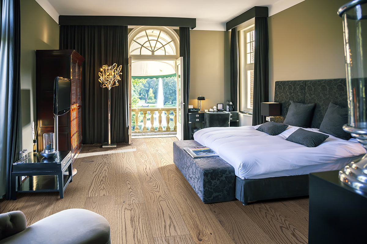 MSI McCarran-Clayborne Engineered Hardwood 9.5"W X 86"L 5/8 Thickness 4MM Veneer (34.1sqft/Box)