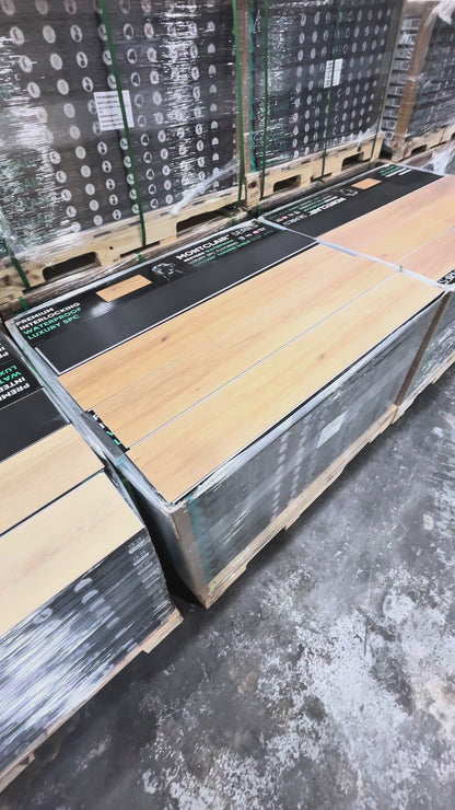 Montclair-Fiona Oak 6.5MM 22MIL Ceramic Coating 7" X 48" Click Lock Waterproof Luxury Vinyl Plank Flooring (19.16sqft/Box)